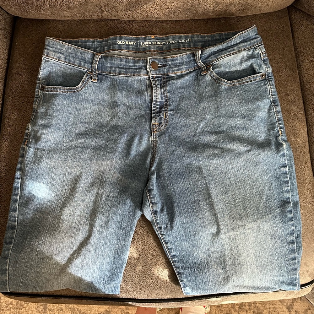 Women’s super skinny mid-ride jeans
